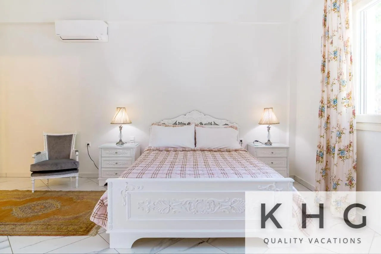 Central Luxurious Retreat In Argostoli. An Elegant Way Of Living! Grèce