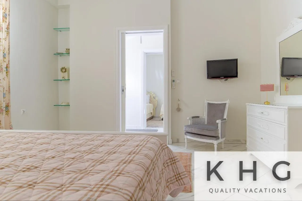Appartement Central Luxurious Retreat In Argostoli. An Elegant Way Of Living!