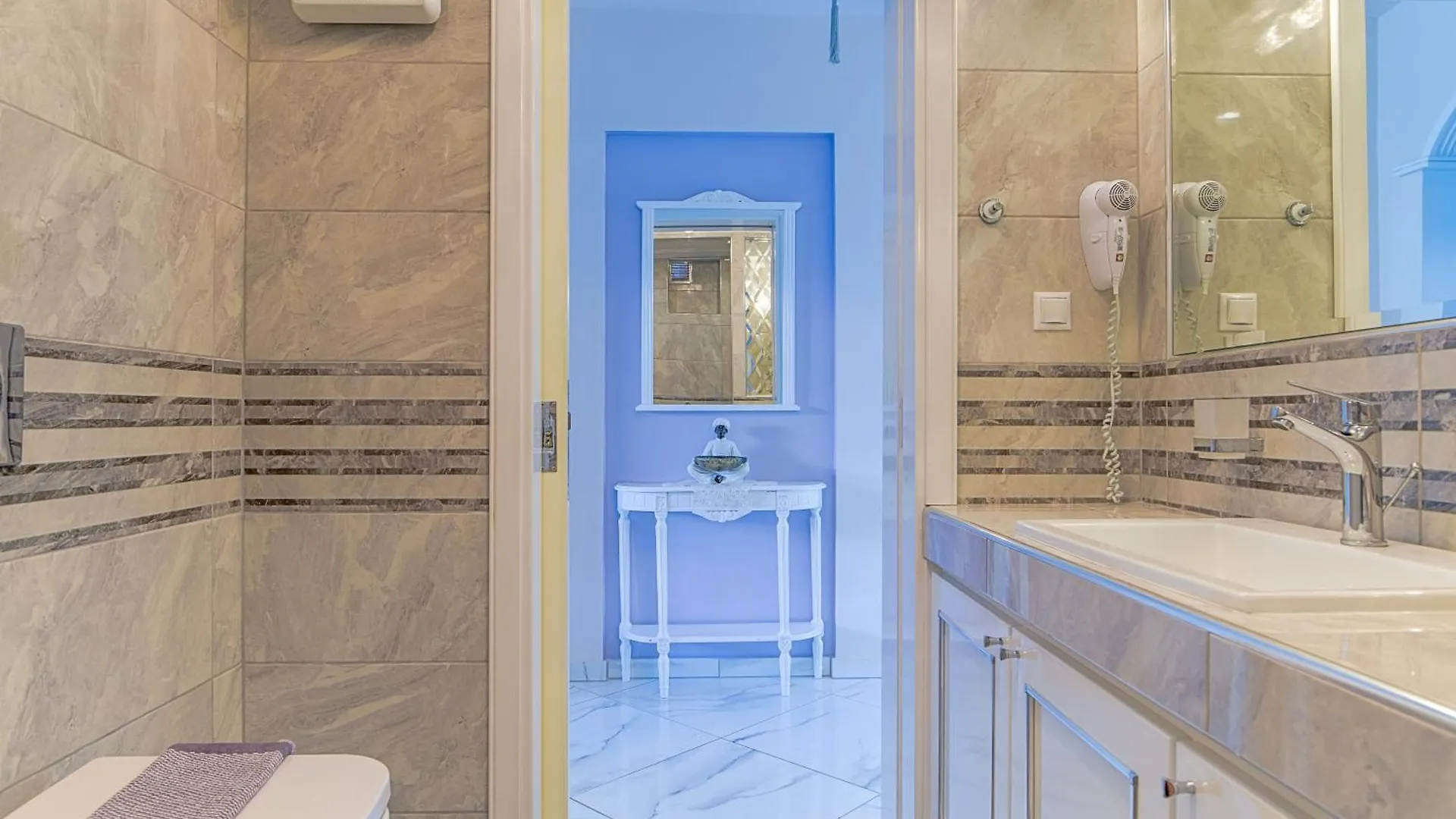 Central Luxurious Retreat In Argostoli. An Elegant Way Of Living! اليونان